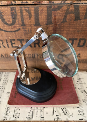 Magnifying Glass - Upright Desk