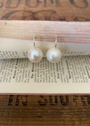 Earrings - Round Pearl Fixed Hook