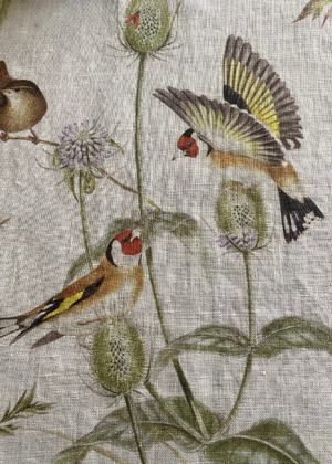 Table Runner - Linen Garden Birds