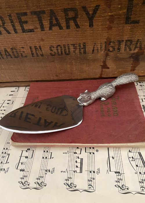 Cake Server - Squirrel