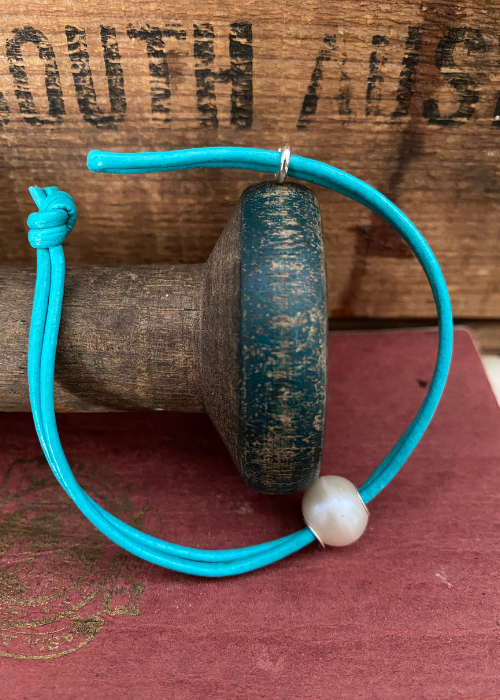 Bracelet - Leather And Fresh Water Pearl - Turquoise