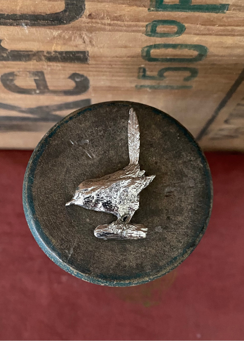 Brooch - Pewter Robyn