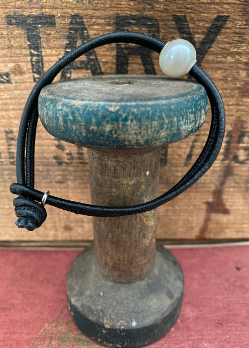 Bracelet - Leather And Fresh Water Pearl - Black