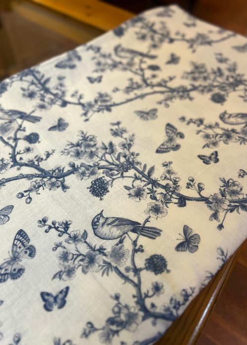 Tablecloth - 100% Linen  - Toile Birds And Butterflies